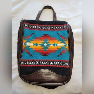 NWOT Pendleton Blue and Orange Patterned Toiletry Bag